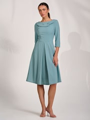 فستان متوسط الطول بكم ‪3/4‬​​​​​​​ طول برقبة مطوية من Jolie Moi - Image 1 of 6