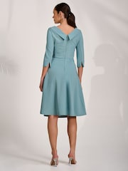 فستان متوسط الطول بكم ‪3/4‬​​​​​​​ طول برقبة مطوية من Jolie Moi - Image 2 of 6