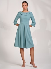 فستان متوسط الطول بكم ‪3/4‬​​​​​​​ طول برقبة مطوية من Jolie Moi - Image 5 of 6