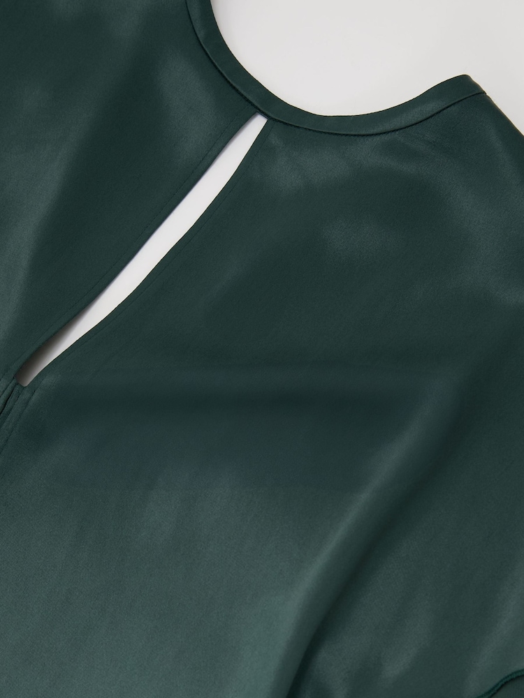 ירוק-ירוק טורקיז - Reiss Alice Satin Cape-Detail Mini Dress - תמונה 7 מתוך 7 ירוק-ירוק טורקיז - Reiss Alice Satin Cape-Detail Mini Dress - תמונה 7 מתוך 7