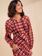 Roșu vișiniu - Friends Like These Long Sleeve Check Chiffon Midi Dress - Imaginea 3 din 5