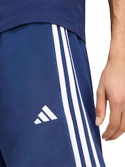 Sininen - adidas Essentials 3-Stripes French Terry Shorts - Kuva 4 / 6
