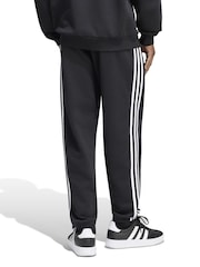 Sort - adidas Essentials 3-Striber fleecetilspidsede joggingbukser med manchetter - Billede 2 af 6