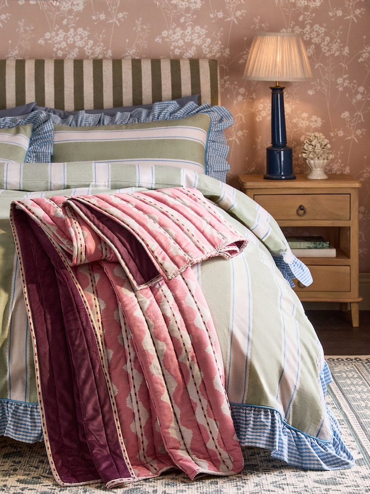 Pink Abstract Wiggle Stripe Quilted Bedspread - Image 2 of 3 Pink Abstract Wiggle Stripe Quilted Bedspread - Image 2 of 3