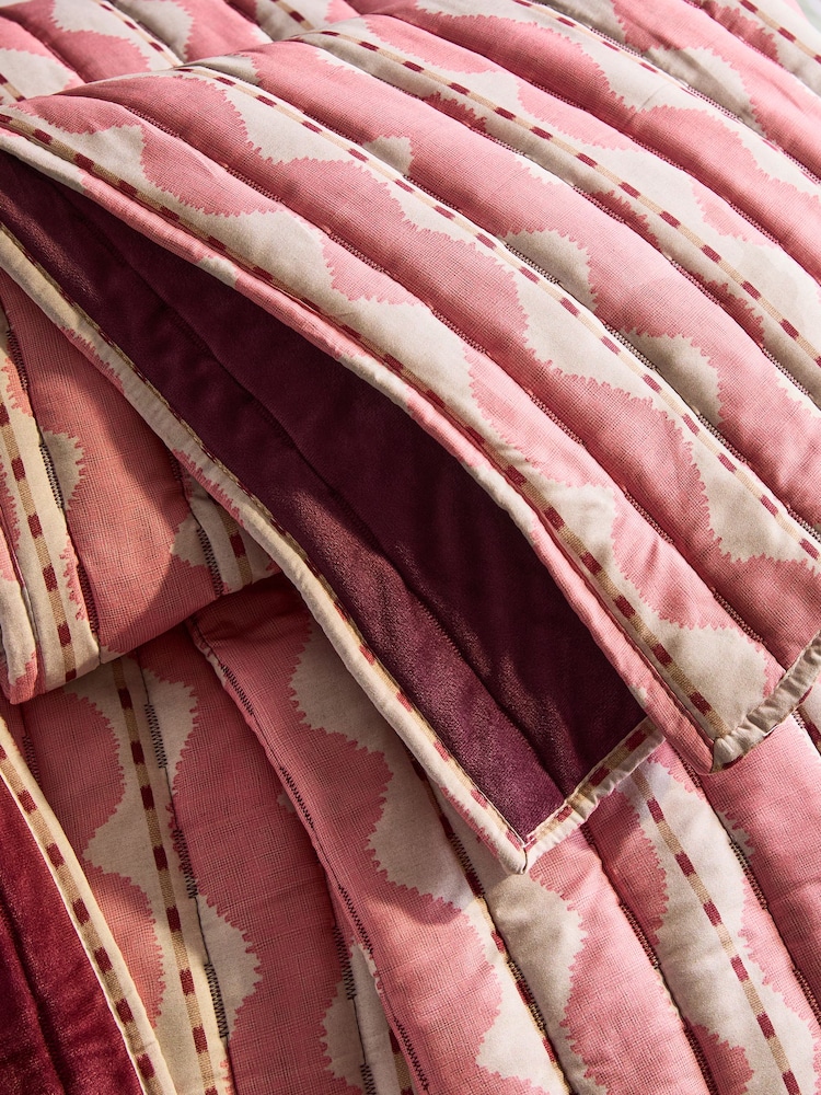 Pink Abstract Wiggle Stripe Quilted Bedspread - Image 3 of 3 Pink Abstract Wiggle Stripe Quilted Bedspread - Image 3 of 3