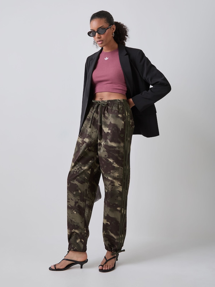 adidas Originals Khaki Camo Cargo Trousers - Image 2 of 5