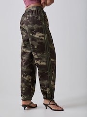 adidas Originals Khaki Camo Cargo Trousers - Image 3 of 5