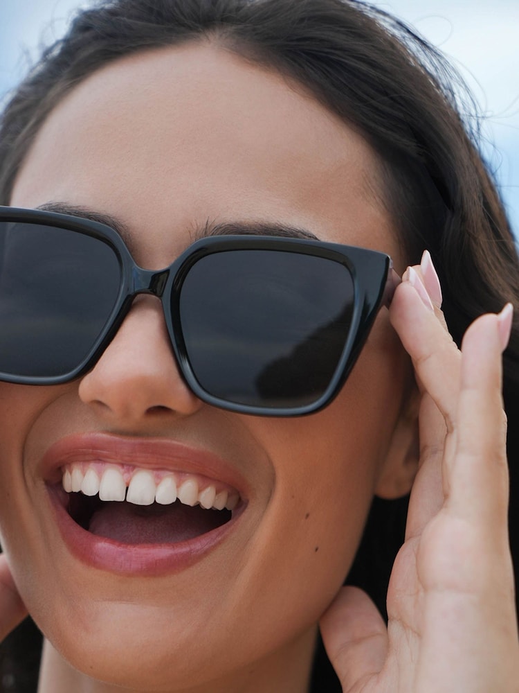 Estella Bartlett Black Beijing Sunglasses - Image 2 of 4 Estella Bartlett Black Beijing Sunglasses - Image 2 of 4