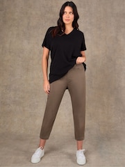 بنطلون ضيق وقصير من Live Unlimited - صورة 1 من 4