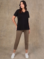 بنطلون ضيق وقصير من Live Unlimited - صورة 2 من 4