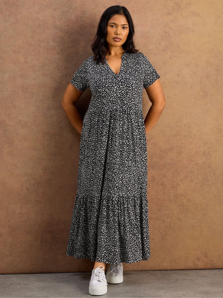 Live Unlimited Black Ditsy Tiered Jersey Maxi Dress - Image 5 of 5