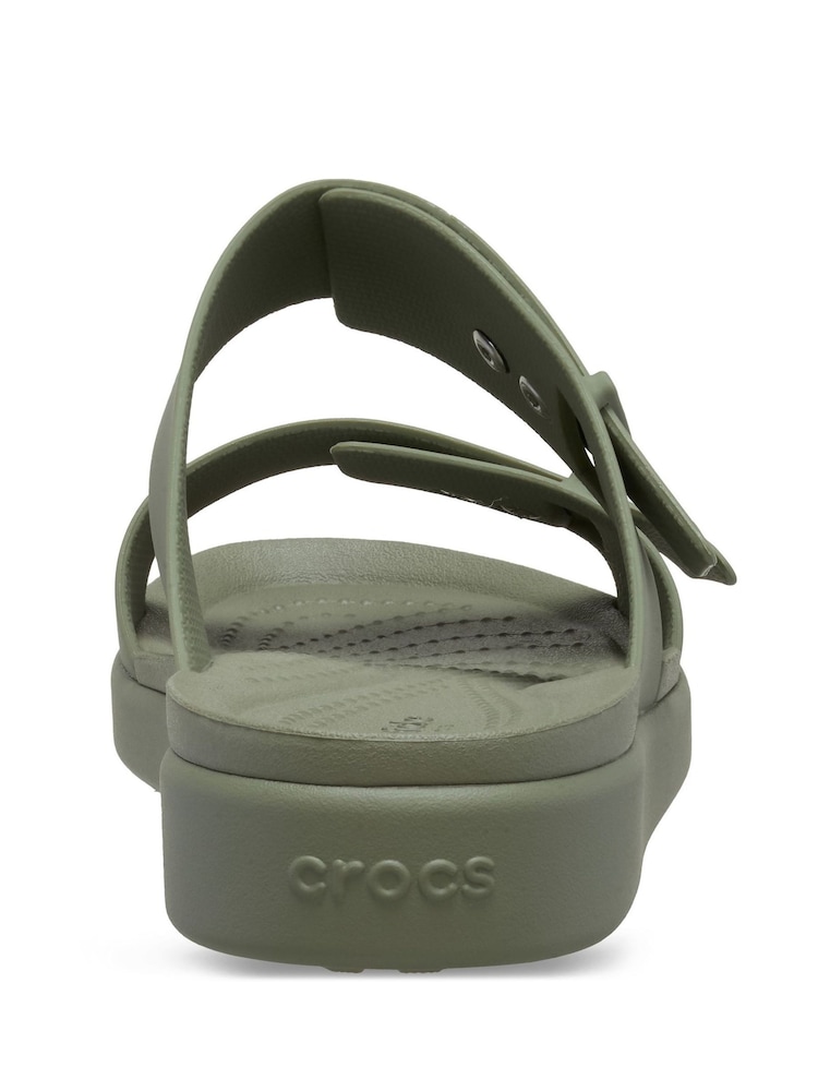 Crocs סנדלים נמוכים עם אבזם, דגם Brooklyn - תמונה 2 מתוך 6