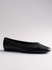 Itim - The Set Square Toe Ballet Flats - Larawan 4 ng 5