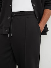 Schwarz - Reiss Finn Premium Interlock Cuffed Joggers - Bild 4 von 6