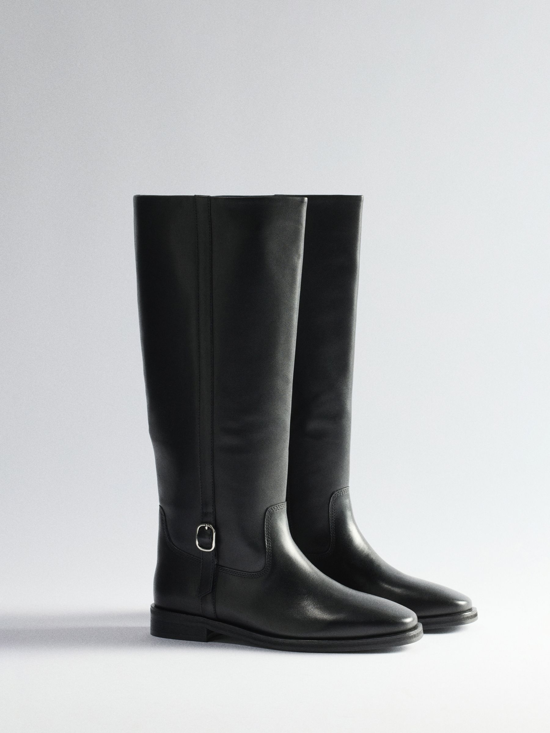 Next：日本 ブラックレザー - The Set Premium Buckle Detail Knee
