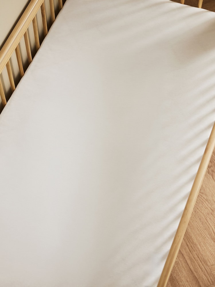 The Little Green Sheep 2 Pack White Cot Bed Sheets - Image 1 of 2