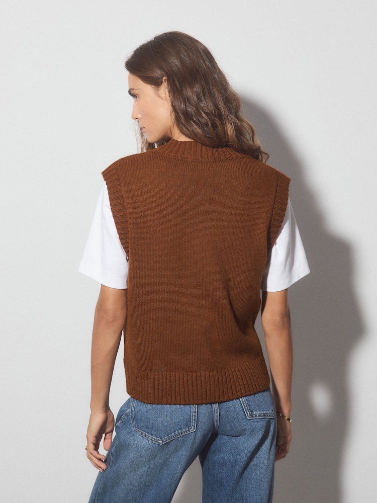 Rust V-Neck Tank - Image 2 of 6 Rust V-Neck Tank - Image 2 of 6