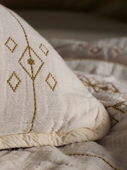 Secret Linen Store Jasper Quilted Cushion Cover - Image 2 sur 4