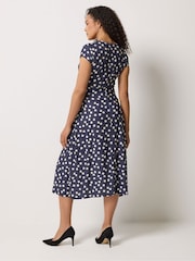 Φόρεμα M&Co Spot Twist Front με βολάν - Εικόνα 3 από 5