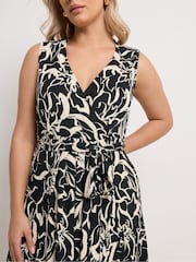 Ground negru - Rochie Yours Curve model petrecut în față - Imaginea 4 din 5