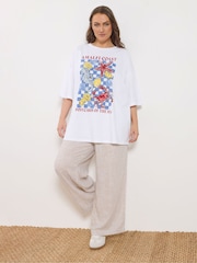 Yours Curve White Placement Print Boxy T-Shirt - Image 2 of 5
