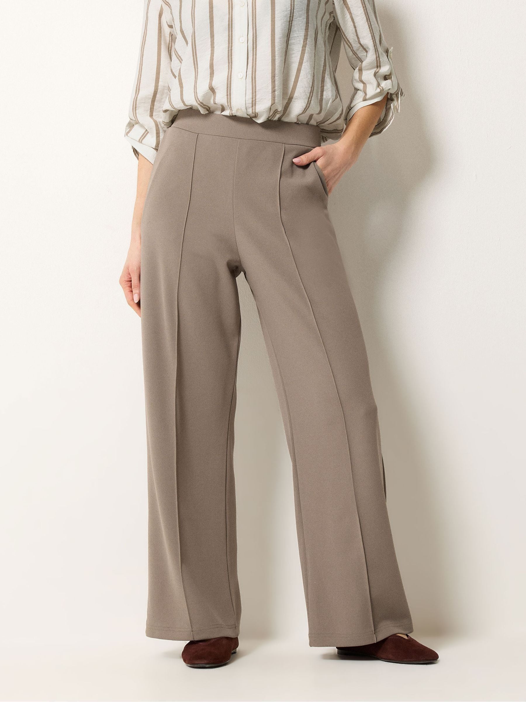 Next：日本 M&Co ツイルピンタックパンツ from Next Japan