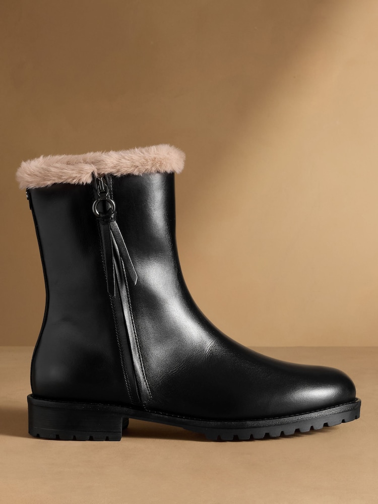 Russell & Bromley Black Lake Size Zip Faux Fur Lined Boots - Image 2 of 7 Russell & Bromley Black Lake Size Zip Faux Fur Lined Boots - Image 2 of 7
