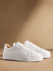 أبيض - حذاء رياضي Park بنعل سميك متوسط بدون أربطة من Russell & Bromley - Image 1 of 7