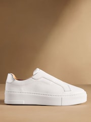 أبيض - حذاء رياضي Park بنعل سميك متوسط بدون أربطة من Russell & Bromley - Image 2 of 7