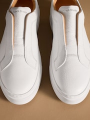 أبيض - حذاء رياضي Park بنعل سميك متوسط بدون أربطة من Russell & Bromley - Image 7 of 7