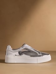 فضي - حذاء رياضي Park بنعل سميك متوسط بدون أربطة من Russell & Bromley - Image 2 of 7