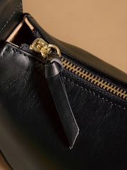 කළු - Russell & Bromley Sutton Small Oval Shoulder Bag - 5න් 5 වන රූපය