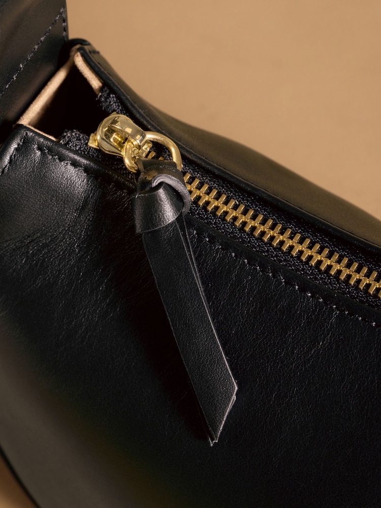 කළු - Russell & Bromley Sutton Small Oval Shoulder Bag - 5න් 5 වන රූපය