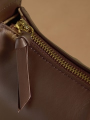 දුඹුරු - Russell & Bromley Sutton Small Oval Shoulder Bag - 5න් 5 වන රූපය