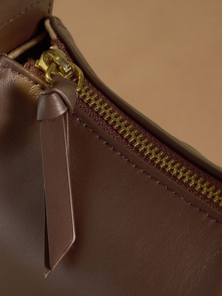 දුඹුරු - Russell & Bromley Sutton Small Oval Shoulder Bag - 5න් 5 වන රූපය