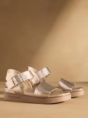 Gold - Russell & Bromley Boston Flatform Sandals - Bild 1 von 7