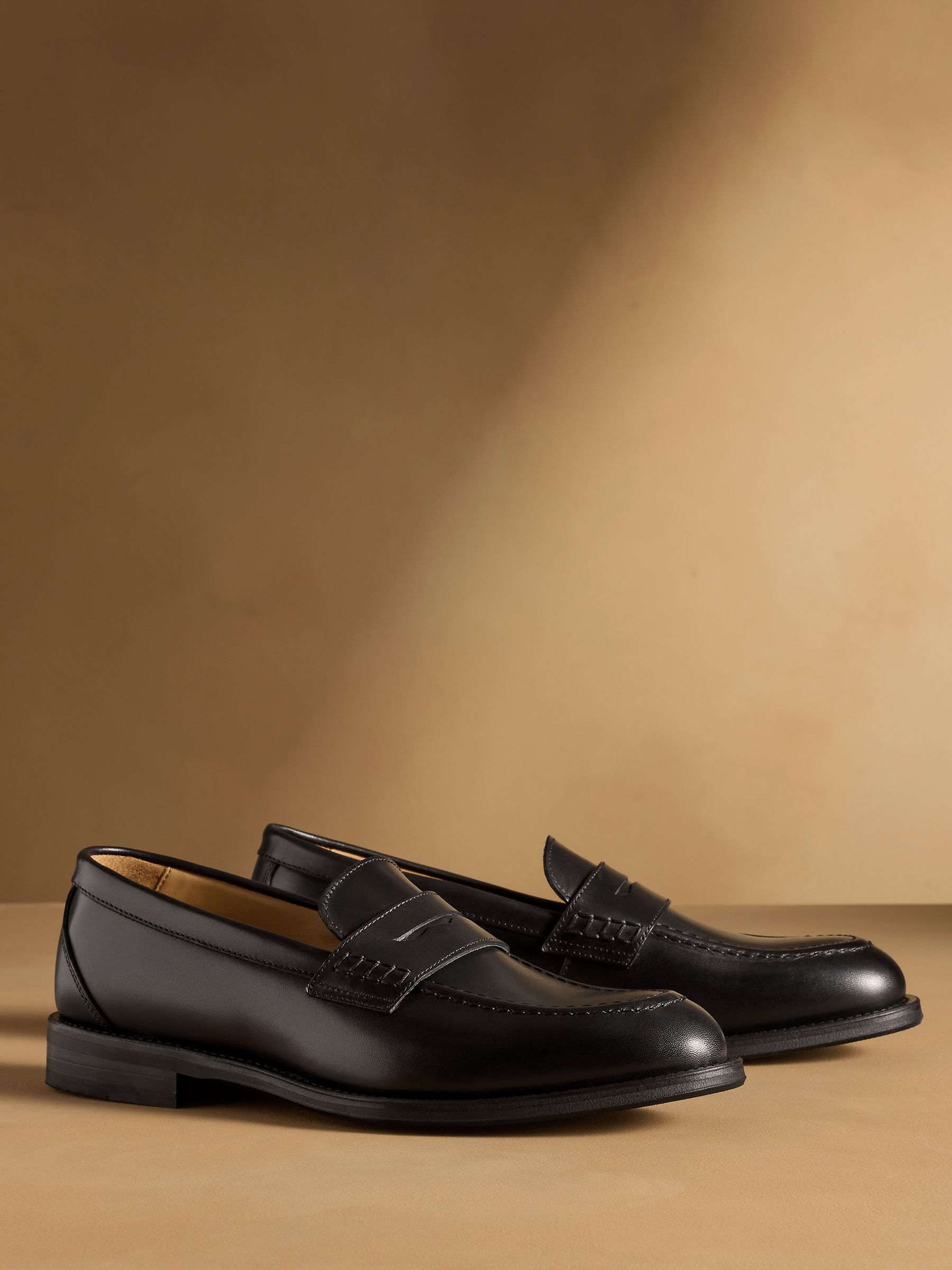 Next：日本 ブラック - Russell & Bromley スエード ダーウェント