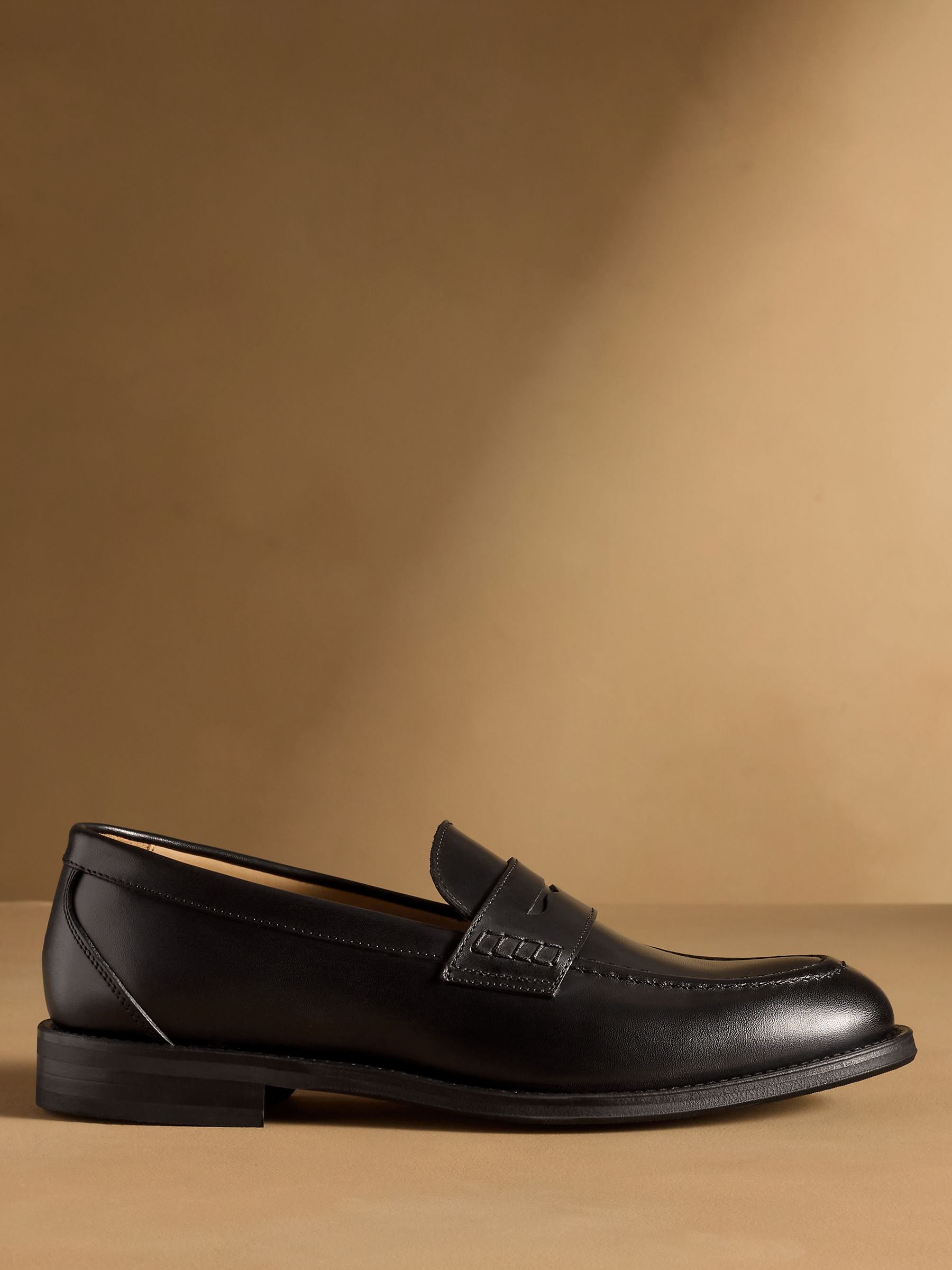 Next：日本 ブラック - Russell & Bromley スエード ダーウェント