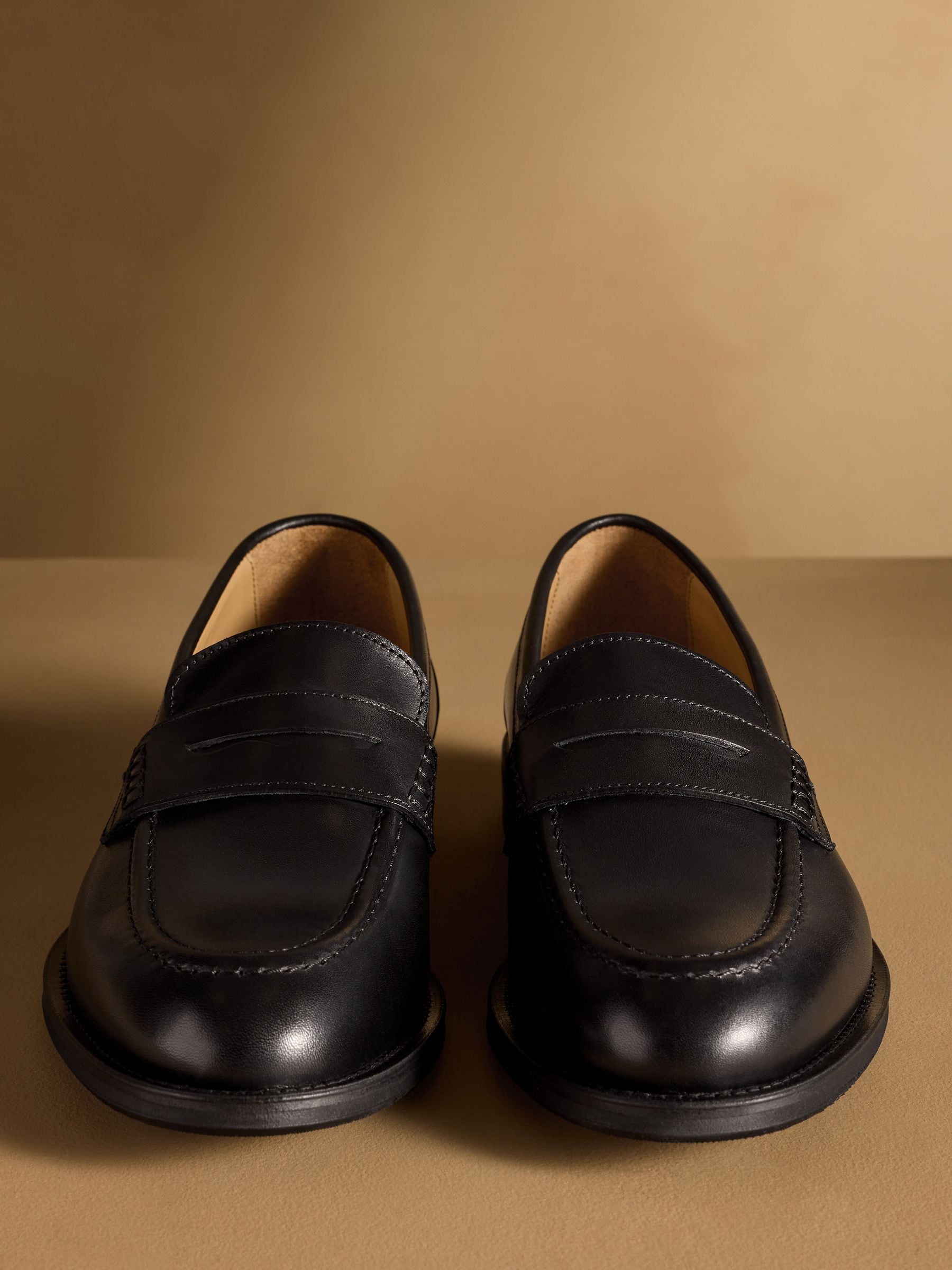 Next：日本 ブラック - Russell & Bromley スエード ダーウェント