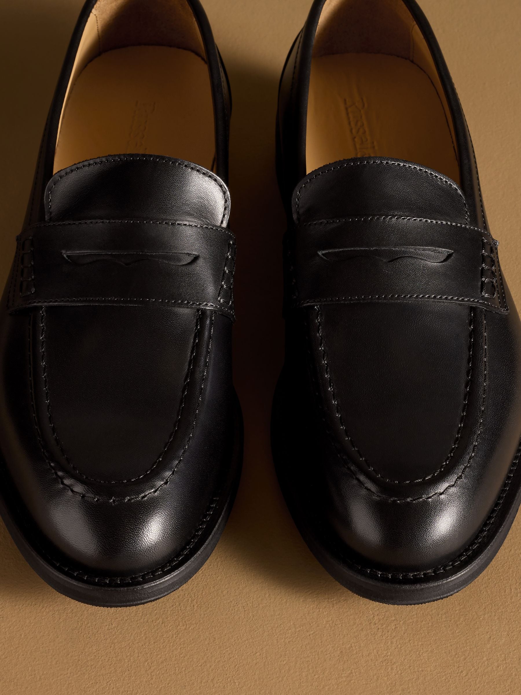 Next：日本 ブラック - Russell & Bromley スエード ダーウェント