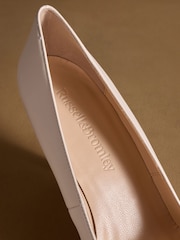 Russell & Bromley Ecru Hillcliffe High Heeled Courts - Image 5 of 7