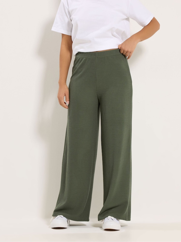 أخضر - بنطلون برِجل واسعة للأحجام الصغيرة من M&Co - Image 1 of 5