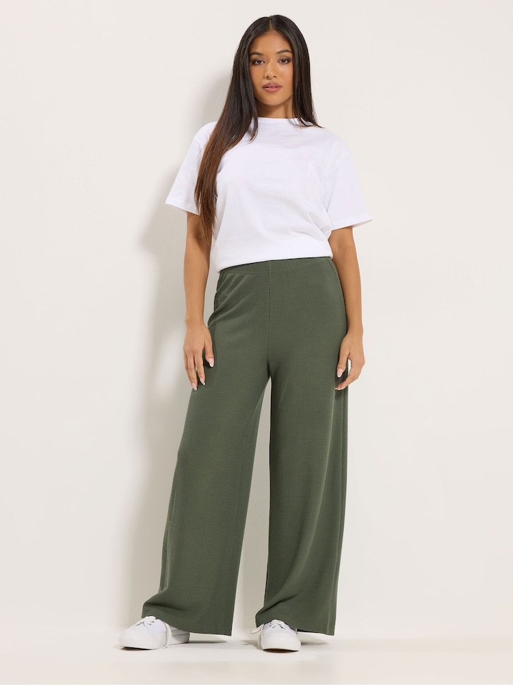 أخضر - بنطلون برِجل واسعة للأحجام الصغيرة من M&Co - Image 2 of 5