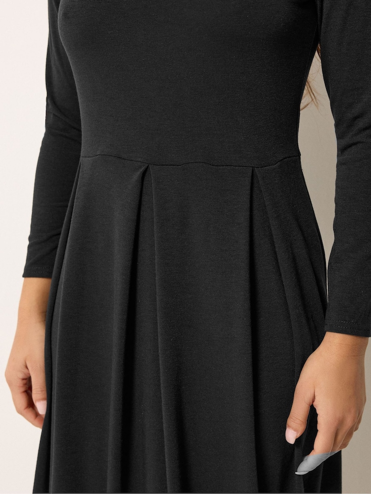 PixieGirl Petite Black Long Sleeve Pleated Scoop Neck Midi Dress - Image 4 of 4 PixieGirl Petite Black Long Sleeve Pleated Scoop Neck Midi Dress - Image 4 of 4