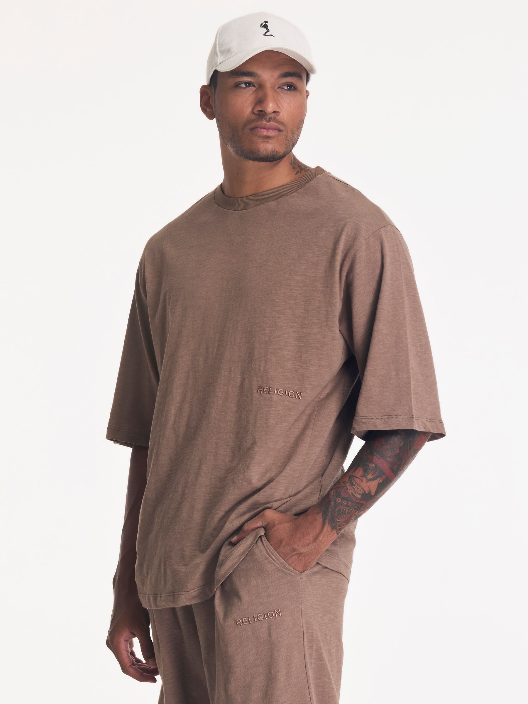 <新品未使用>house on the hill ブラウン　Tシャツ Next：日本 ブラウン - Religion スラブTシャツ from Next Japan