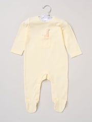 Gelb - Rock-A-Bye Baby Boutique Sleepsuit With Appliqué Bear With Cloud Pocket - Bild 1 von 3