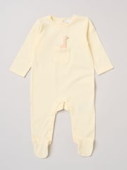 Gelb - Rock-A-Bye Baby Boutique Sleepsuit With Appliqué Bear With Cloud Pocket - Bild 2 von 3