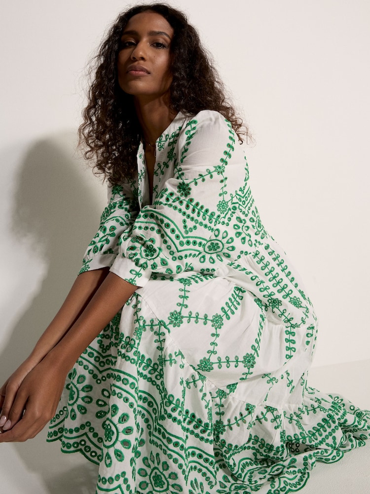 أخضر - Apricot Floral Broderie Anglaise Midi Dress - Image 1 of 3 أخضر - Apricot Floral Broderie Anglaise Midi Dress - Image 1 of 3