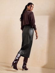 Friends Like These Split Front Faux Leather Midi Pencil Skirt - 圖片 5，共 5