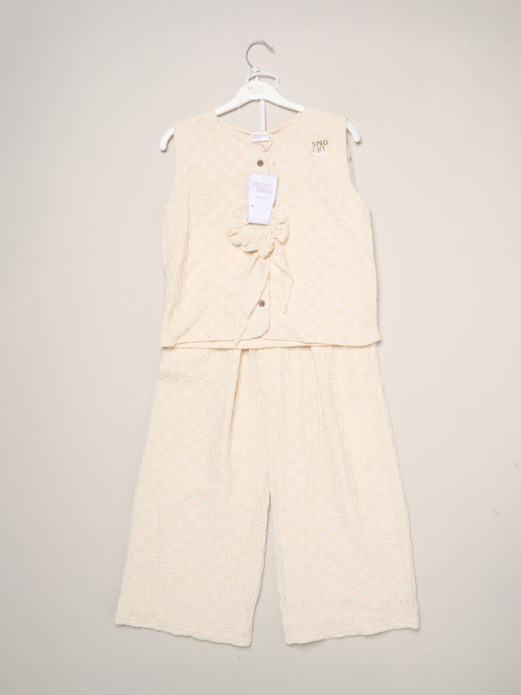 Miss Cream Textured Top Wide Leg Trouses And Scrunchie Outfit Set - Image 2 of 6